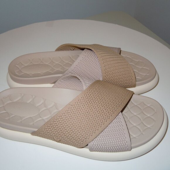 Vivaia Slip-On Footbed Sandals (Izzy), Size 39 - Picture 2 of 6